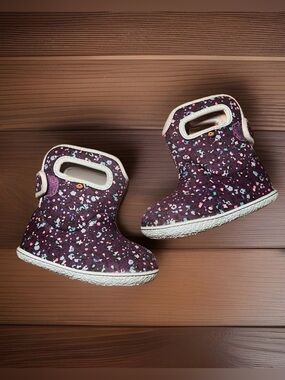 Bogs Toddler Size 8 Kids Cozy Winter Boots - Purple Confetti